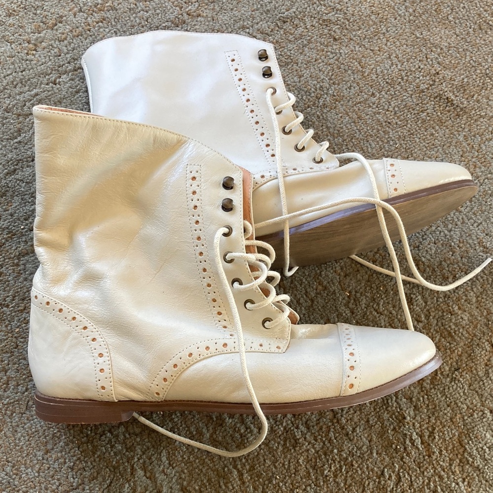 Aldo Ivory Short Boots 8